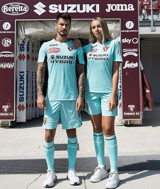 トリノ、2020-21新ユニフォーム登場！胸には8年目の「スズキ