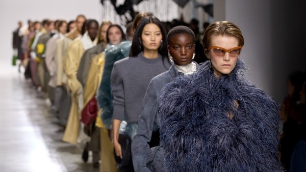 BOTTEGA VENETAがSUMMER 2026コレクションを発表 いまを見つめ直す試み