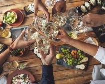 “イケメンで優しいお金持ち”と結婚した「普通の20代女性」のその後。ホームパーティーで露わになった“彼の本性”とは？