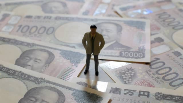 普通の会社員が金融資産1億円「シン富裕層」がユニクロ着続ける理由