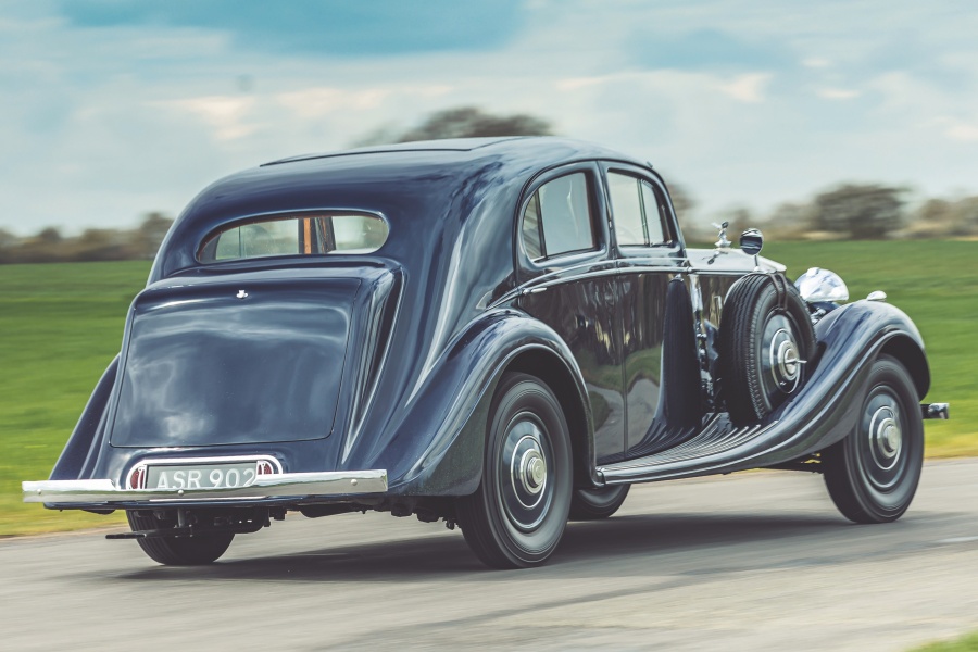 手のかかる最高の高級車 ロールス・ロイス・ファントムIII 9年を費やし