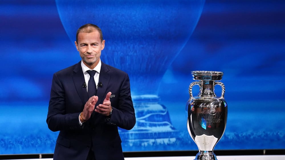 チェフェリンUEFA会長「W杯冬季開催は賢明な判断ではない」