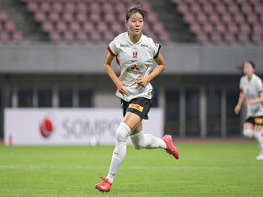 【新品未開封】浦和レッズレディース25/26 ユニフォーム 平川陽菜 XLサイズ 新品未着用】浦和レッズレディース 25/26 ユニフォームXL 平川陽菜 34