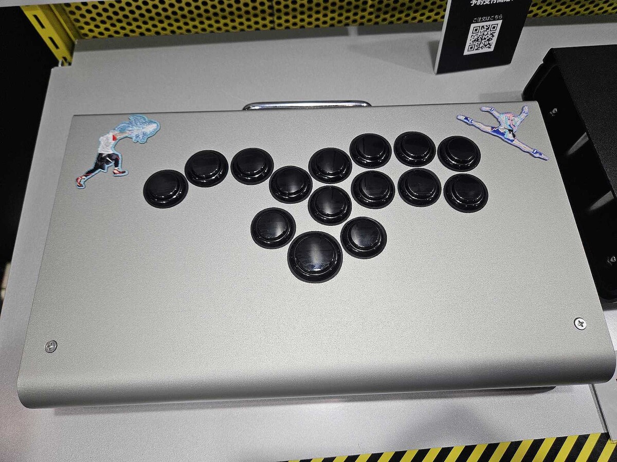 EVOJ2025】GRAPHTのカスタムオーダーアケコン「REMIXERS iO」を体験