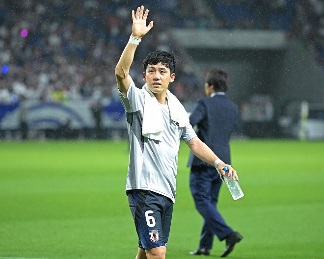 長い2024-25シーズンを終えた遠藤。束の間のオフに入る。写真：金子拓弥（サッカーダイジェスト写真部）