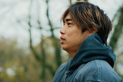 ���󥿥ӥ塼�˱������������