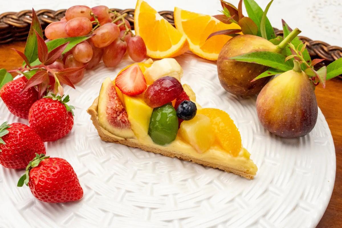 キル フェ ボンに秋の味覚が大集合栗・梨・イチジクなどのタルトが勢ぞろい。