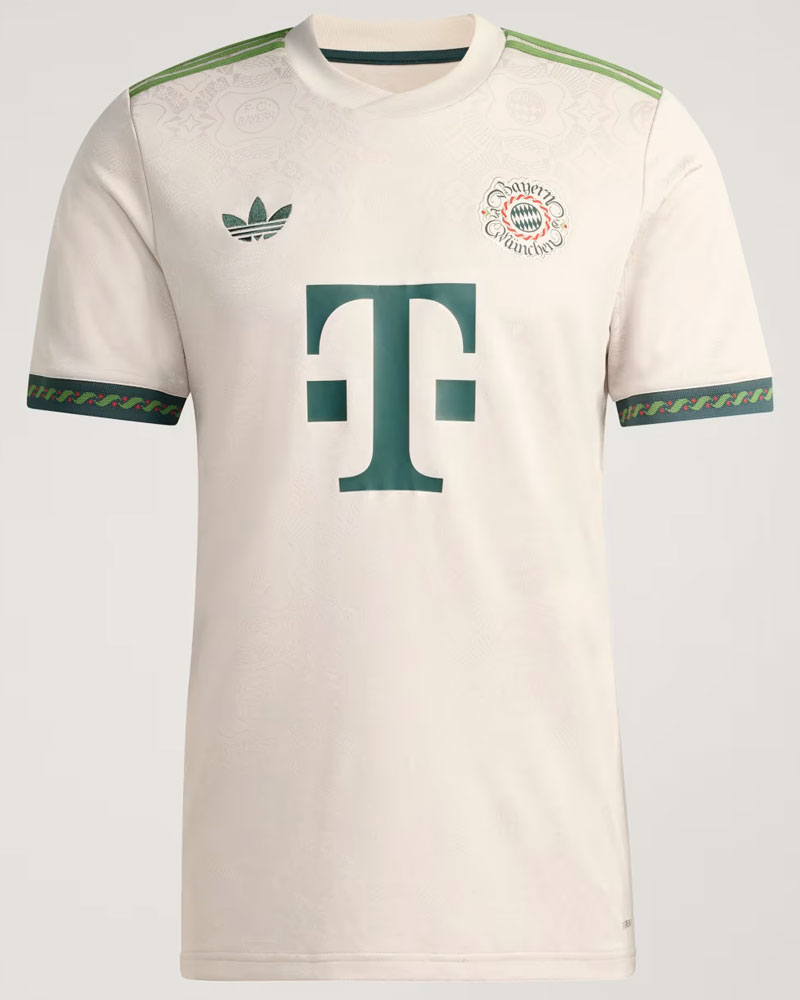 伊藤洋輝のバイエルン、今年も「ビールの祭典」限定ユニフォームを発表