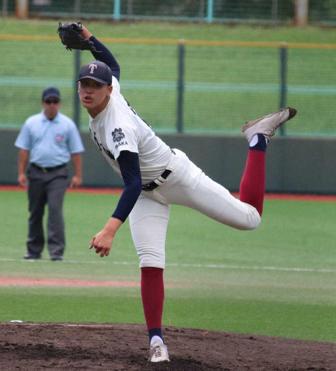 大阪桐蔭 第90回選抜出場記念ジャンパー Mサイズ 大阪桐蔭 第90回選抜出場記念ジャンパー Mサイズ