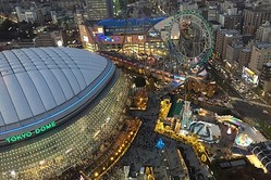 �ɡ������ޤ�8ǯ�Ķ���Ķ������饤�֤����ѵ�ư�����ϡ�