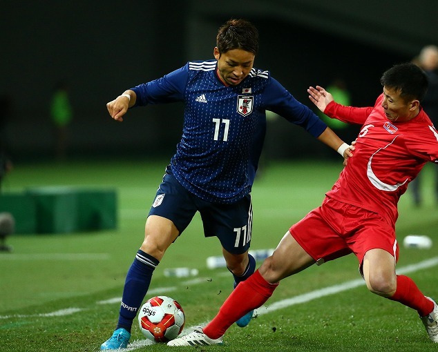 中村が先発で代表デビューを飾った。写真：山崎賢人（サッカーダイジェスト写真部）