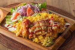 お店の味を自宅で楽しめる ニューヨーク発のチキンオーバーライス専門店がopen ライブドアニュース