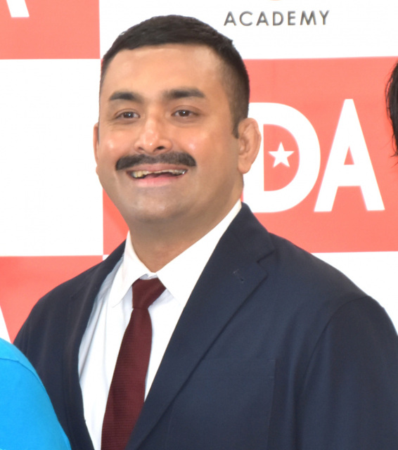デニス植野行雄＆比嘉梨乃が結婚「ソースは違えど人生の味付けは一緒に」