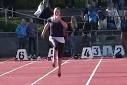 �ϥ��ҡ����������100�᡼�ȥ���������Ѥ�ȿ�������ޤäƤ���ʲ����ϥ��ͥ����ɥ쥳���ɸ������󥹥���������