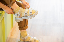 サンダル ソックス コーデはあり コーディネイトのポイントとroomie編集部員が選ぶこの夏ホットなスポサン10選 Peachy ライブドアニュース