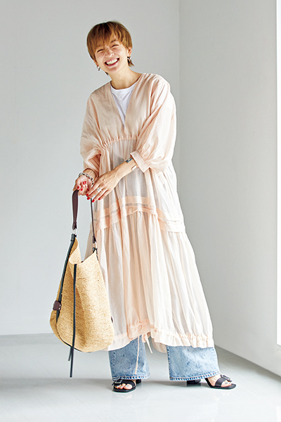 【希少品】高山都さん愛用 TADO kazumiさん着用 LAURA DRESS 高山都、kazumiほか］モデルの私服Tシャツコーデのこだわりポイントを