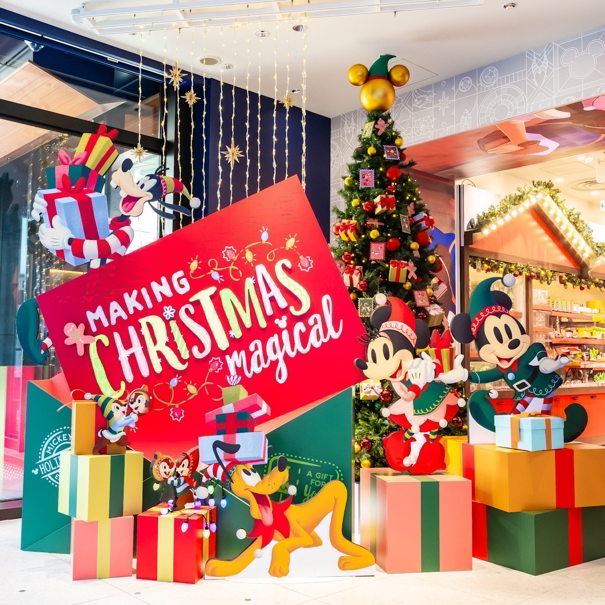ディズニーフラッグシップ東京には特別な装飾も！ディズニーストア