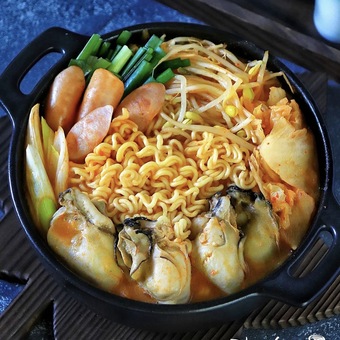 
          今が食べどき。旬の「牡蠣」をおうちで気軽に味わおう♪
        