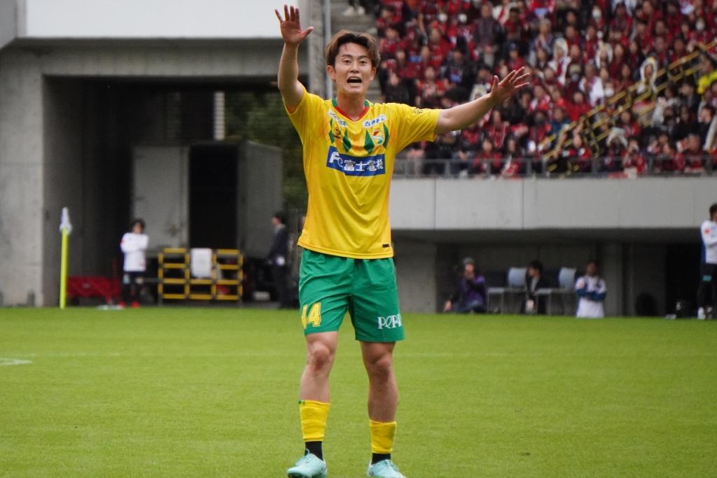 中学時代に培ったクロスで決勝点アシスト！MF品田愛斗は「ちょっと残念