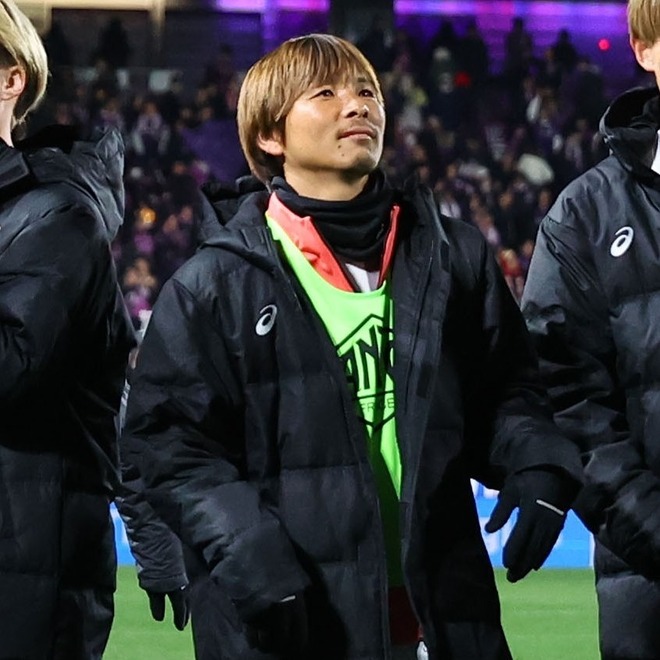 神戸に新加入の乾が、アウェー清水戦で新天地デビューを飾った。写真：梅月智史（サッカーダイジェスト写真部）