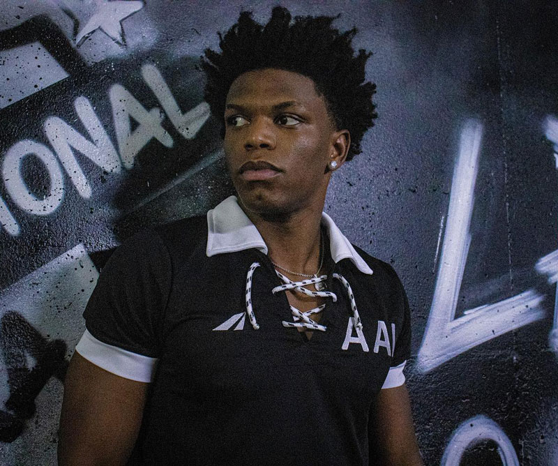 海外ユニファン絶賛！ブラジル4部の無名チームに美しき「編み上げ