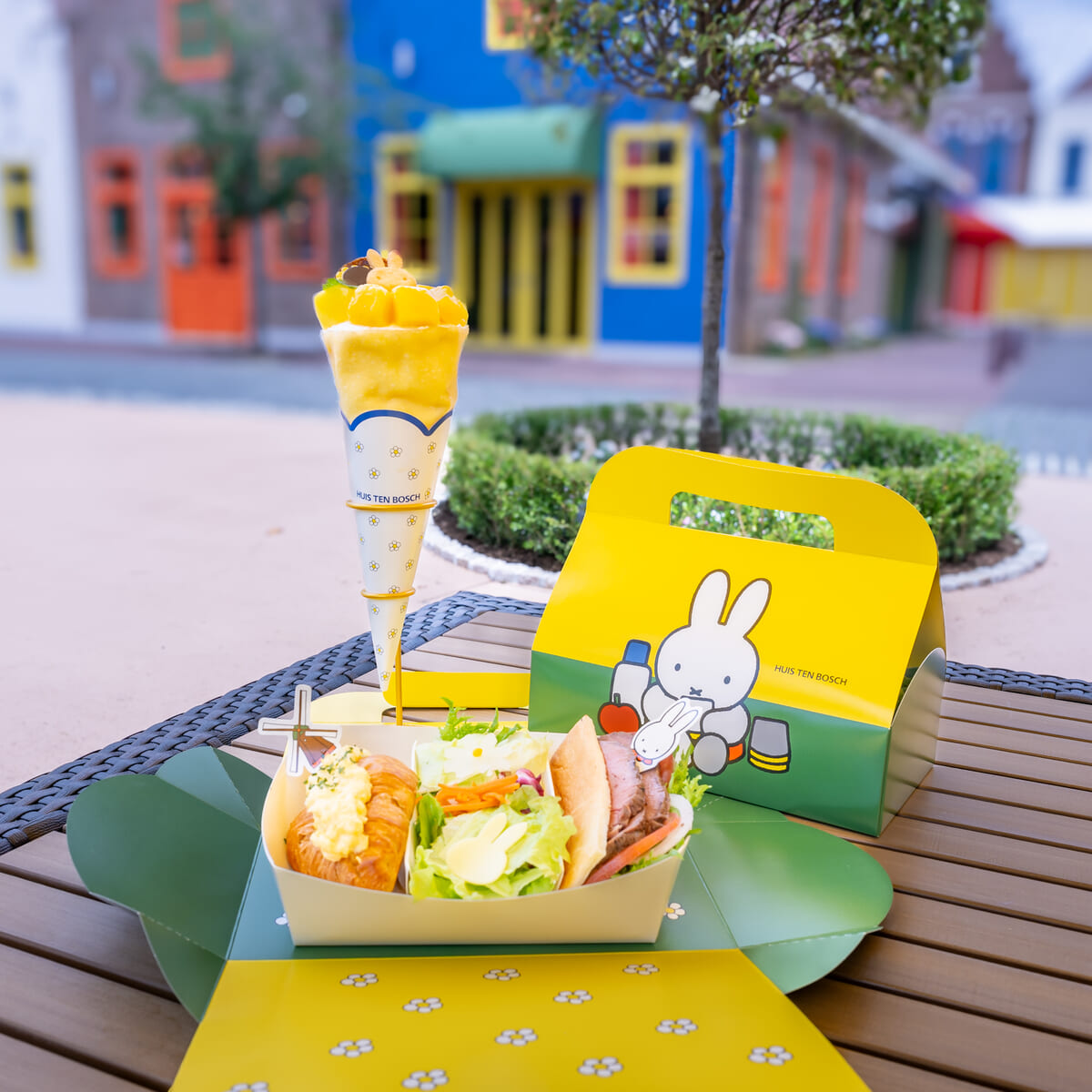 ワンエン ハピホリ スクラッチ　D賞 スクエアフォト3種￼セット￼ 気軽に立ち寄れるテイクアウト専門カフェ！ハウステンボス／ミッフィー