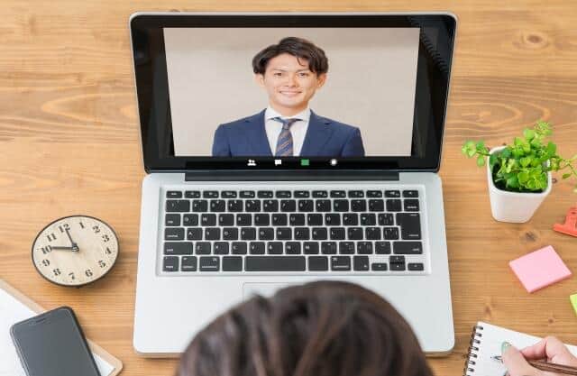 就活費用はコロナ禍の影響で半減 オンライン化で学生には大助かり
