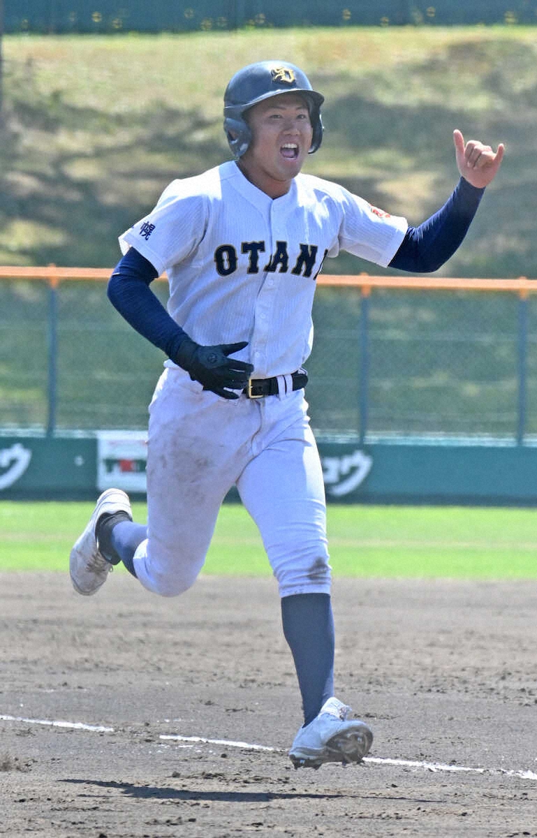 駒大苫小牧高校野球部遠征バッグ