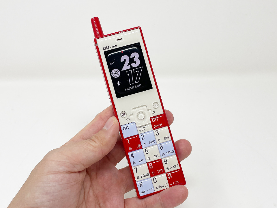 本日の一品]憧れの「INFOBAR」オーナー気分が味わえるApple Watch