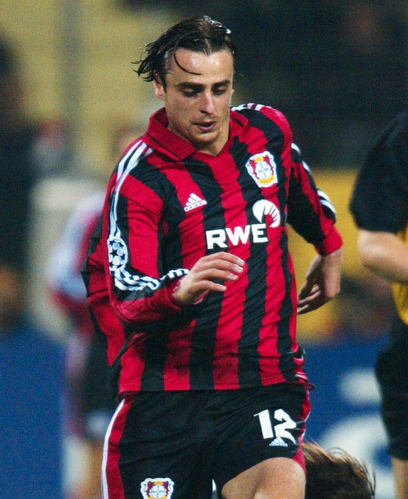 サッカー界最強の「赤黒ストライプ」ユニフォームを着る5チーム