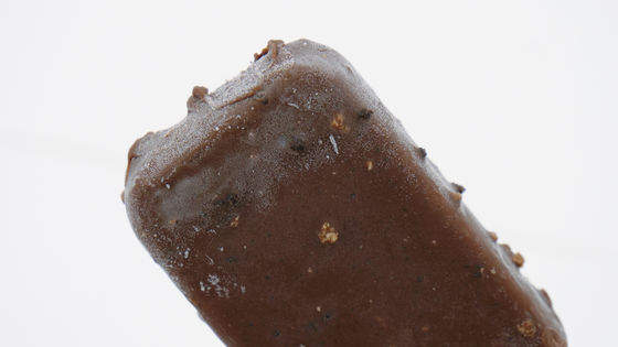 チョコミントとザクザクチョコクッキーの相性抜群な ブラックサンダーチョコミントアイス を食べてみた ライブドアニュース