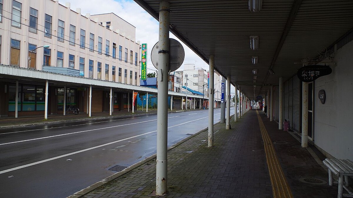 こんなはずでは…夢のマイホームが“限界ゴーストタウン”に。当時年収450万円・32歳会社員が30年後に突きつけられた「非情な現実」