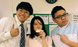 『恋つづ』最終話に出演した亜生とメインキャストの上白石萌音、昴生(画像は『ミキ昴生 2020年3月15日付Instagram「弟が出る!!」』のスクリーンショット)