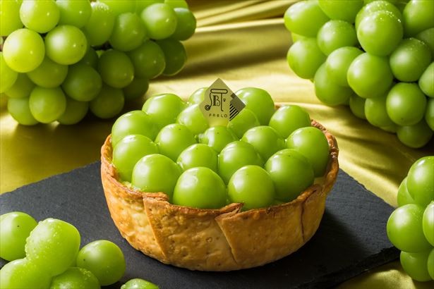 「パブロの贅沢チーズタルト‐岡山”晴王”のまるごとシャインマスカット‐」