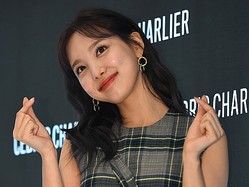 Twiceナヨン 前髪がピンクに インスタ投稿された イメチェンshot にファン驚愕 Photo ライブドアニュース