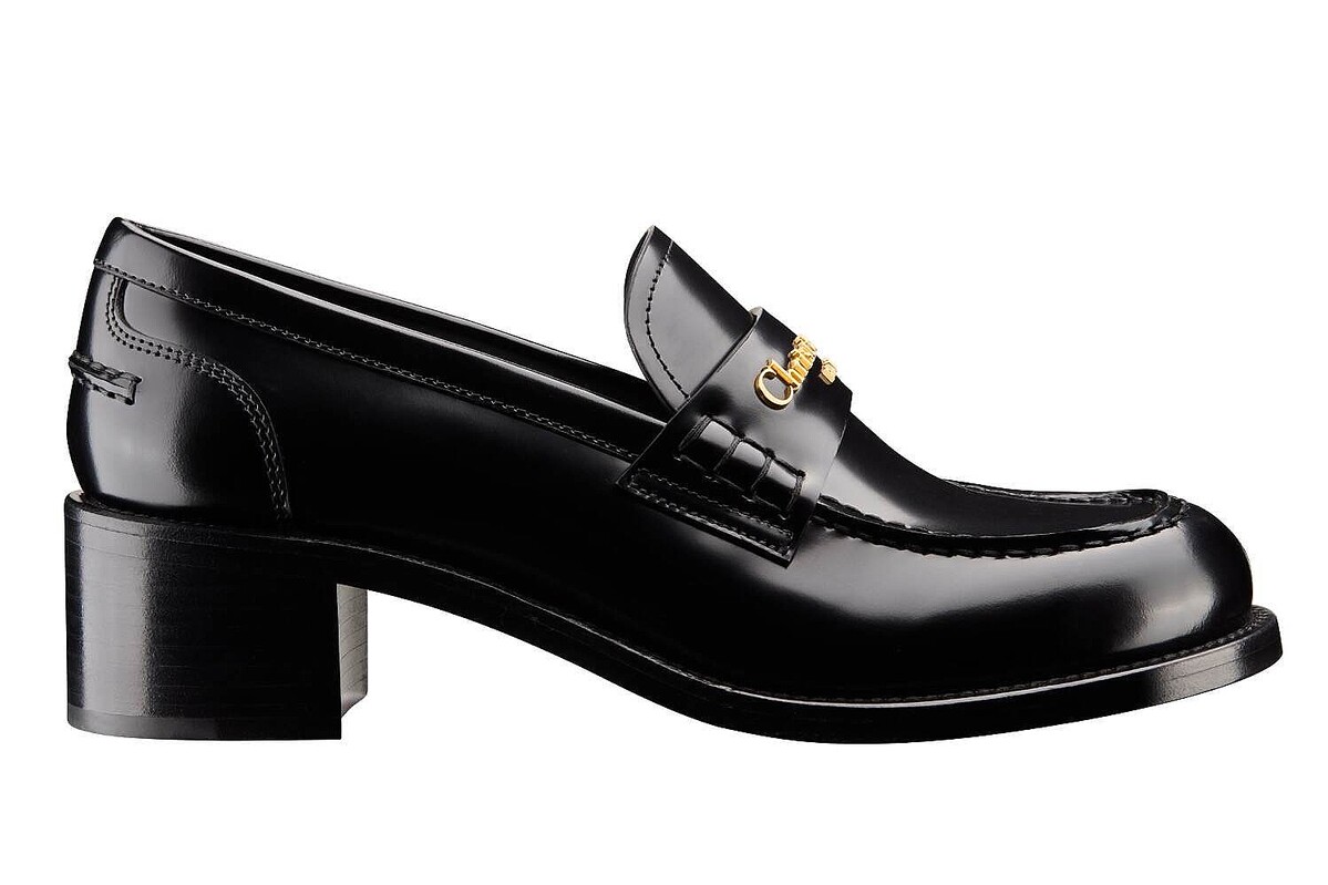 ディオール“ゴールドロゴ華やぐ”ウィメンズローファー、ヒールパンプス&軽やかな厚底ミュール