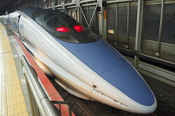 ��¿�����Ǳ��Ԥ��Ƥ���500�ϡʾ���Υ˥塼���Խ������ơ�