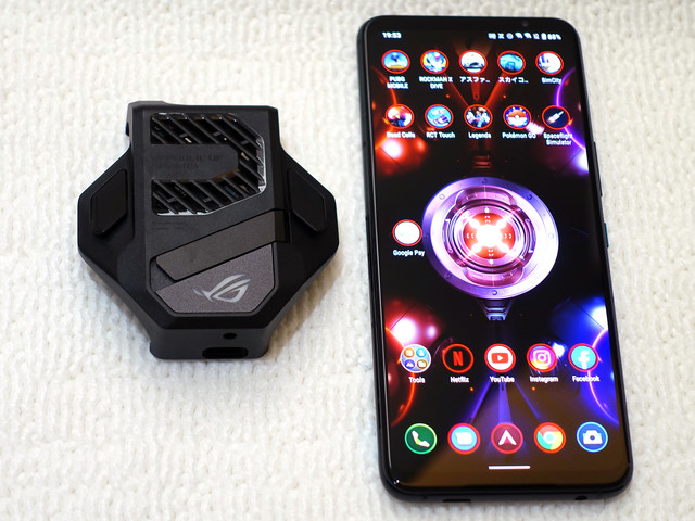 ゲームボタンに空冷ファン搭載──ASUS ROG Phone 5｜Ultimateの実機に