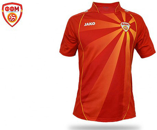 北マケドニア代表、ドイツ戦勝利のユニフォームは「2016年モデル」だっ