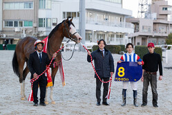 �ե��Υ������ֵ�ǰ���ʥ󥻥��ۥ磻�ȤȰ�ƣ�ΰ쵳�� (C)������ƥ�����