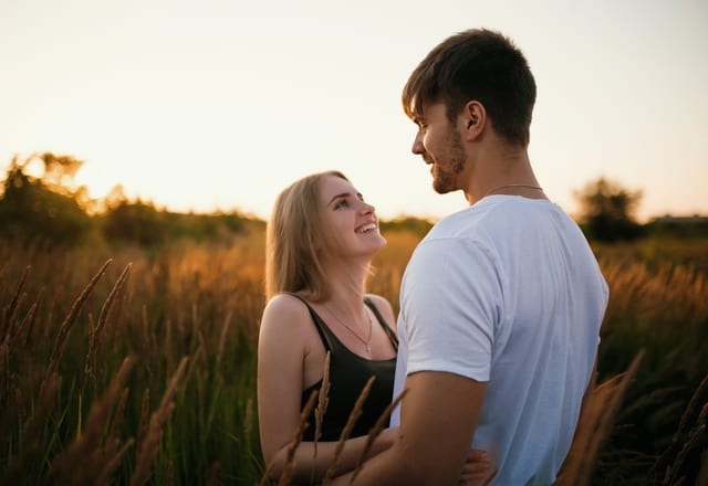 言っちゃった…。男が好きな女性だけにしか言わない「4つの言葉」