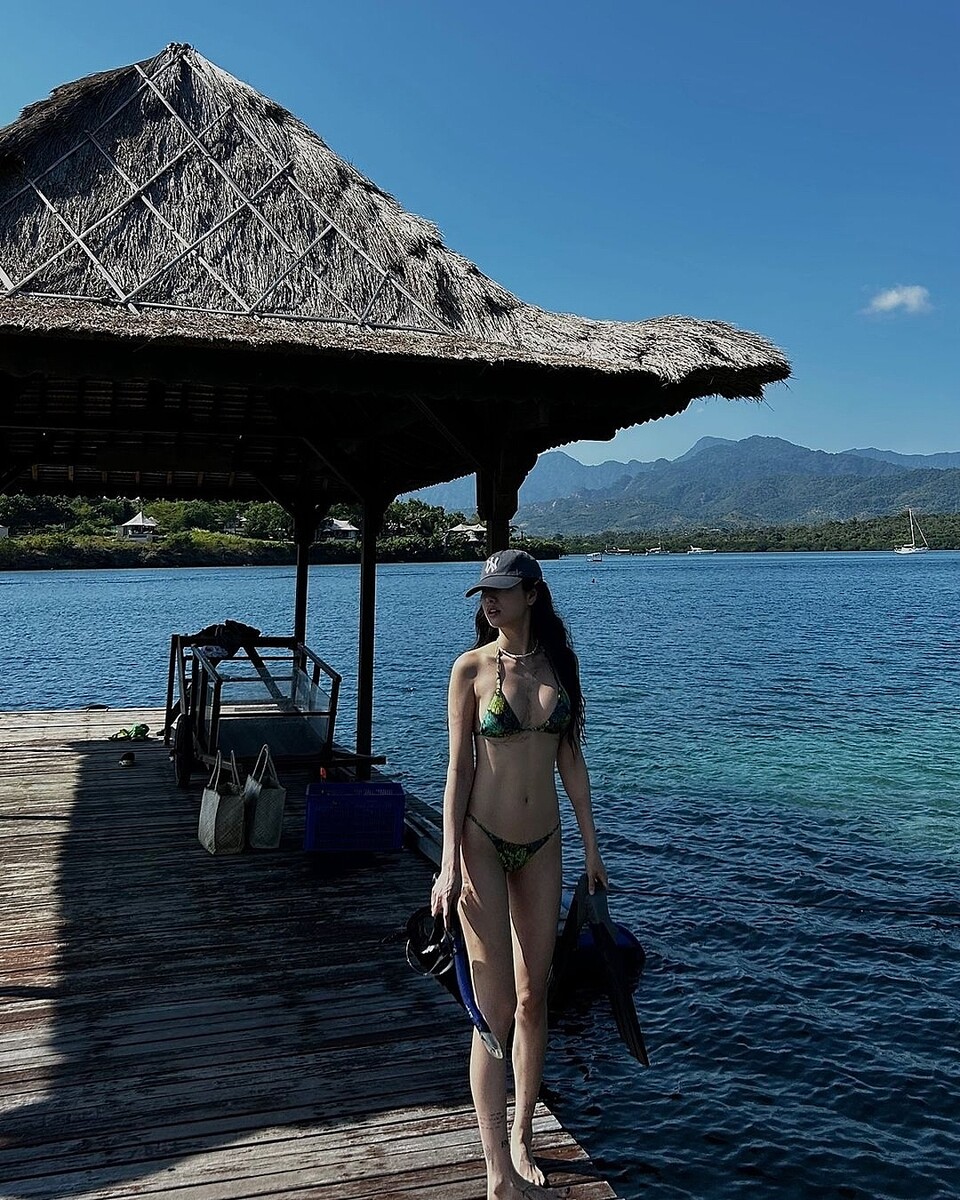 子連れママの大胆水着 3