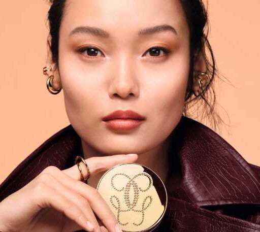 24Kゴールドが導きます メイクアップとスキンケアを高次元で融合