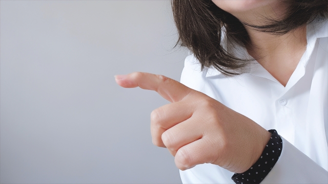 「もっと専門的なところに課金すれば？」資格マウント上司に呆れた女性