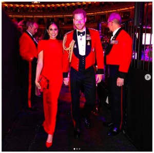新団体名「Archewell」を公表したばかりのヘンリー王子夫妻だが…(画像は『The Duke and Duchess of Sussex 2020年3月7日付Instagram「More from tonight as The Duke and Duchess of Sussex joined veterans, serving members, world-class musicians, composers and conductors of the Massed Bands of Her Majesty’s Royal Marines for the annual Mountbatten Festival of Music - an event to help raise funds on behalf of the @RoyalMarines Charity.」』のスクリーンショット)
