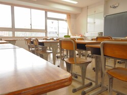  �ʳع�����Ǥ⡢���̤γ��ϥ�٥��Ķ���Ʋ��٤���ؼ�����ռ�������Ƴ������Ƥ���⹻���ּ��οʳع��פȸƤФ졢�Ƕ����ܤ���ӤƤ��ޤ����ä������θ�Ω�⹻��¿�����οʳع��������������ˤĤ��ƹͻ����ޤ��� 