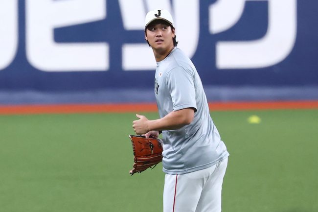 阪神との強化試合前に練習を行った大谷翔平【写真： 加治屋友輝】