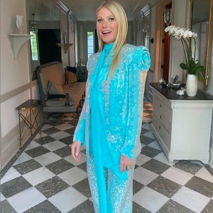 イーロン・マスク&グライムスの奇想天外な命名にはグウィネスも驚く(画像は『Gwyneth Paltrow 2020年2月1日付Instagram「Sparkles for @bradfalchuk who is receiving the valentine Davies award for the positive impact he has made on young writers.」』のスクリーンショット)