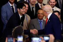 �ۥ磻�ȥϥ�����ɽ��ˬ�䤷���ɥʥ�ɡ��ȥ��������ΤȰ��ꤹ����ë��ʿ�ʺ��ˡڼ̿���Getty Images��