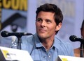 Photo by Gage Skidmore https://commons.wikimedia.org/wiki/File:James_Marsden_%26_Thandie_Newton_(36090190391).jpg
